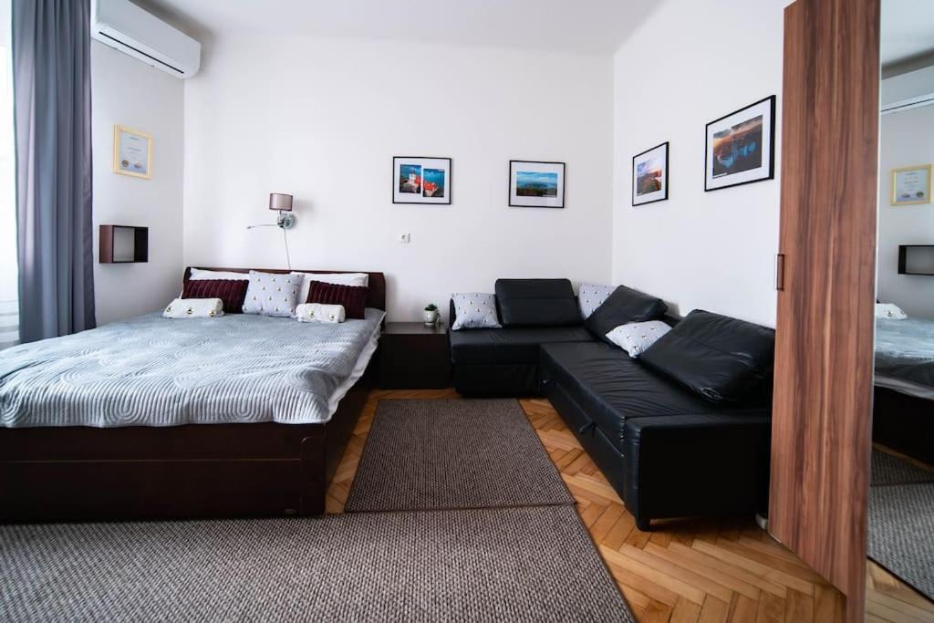 Bumblebee Apartment With Ac Budapest Exteriör bild