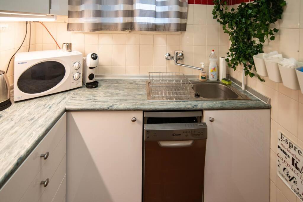 Bumblebee Apartment With Ac Budapest Exteriör bild