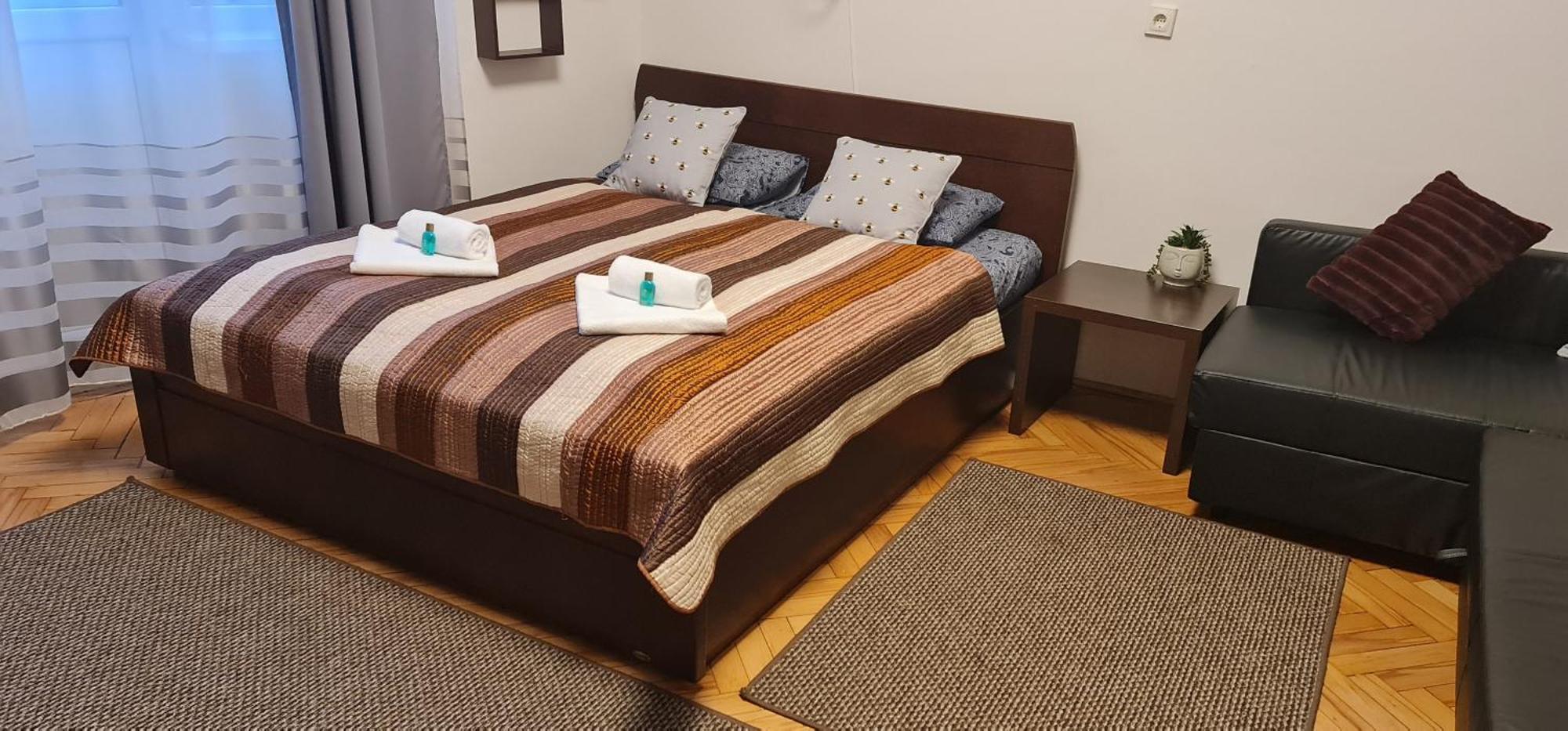 Bumblebee Apartment With Ac Budapest Exteriör bild